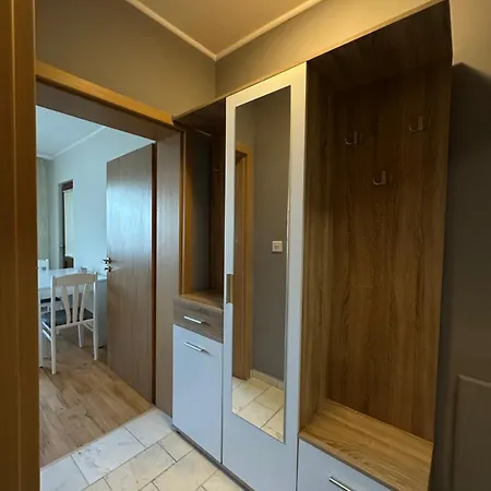 Milena Apartment Warna